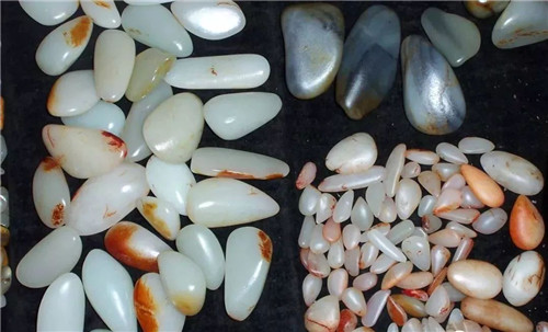 翡翠观音脏了这块山料居然变成了和田玉“籽料”  第3张