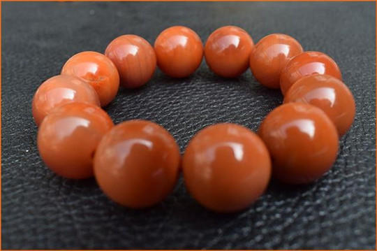 翡翠玉手镯鉴定证书简单几步教你养出好玉石  第3张