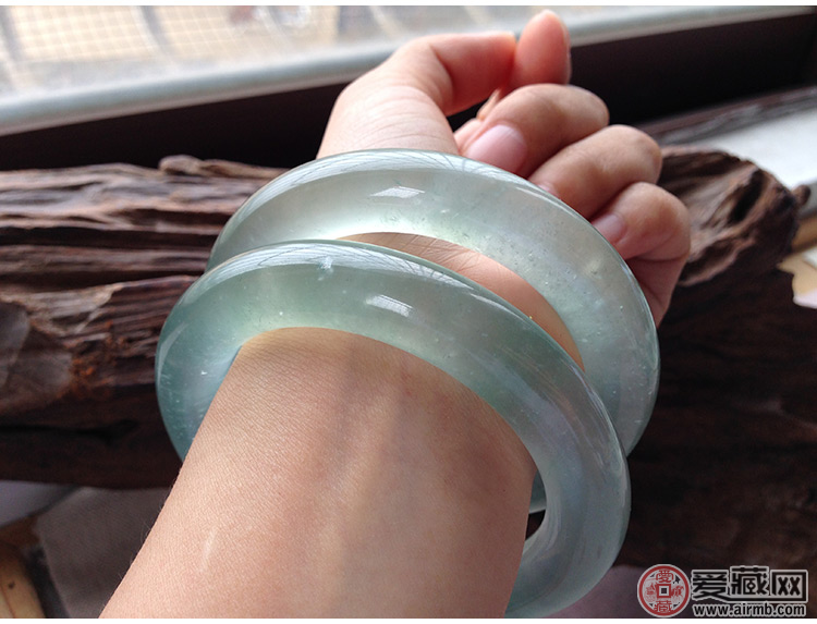 冰糯种翡翠手镯如何鉴定 