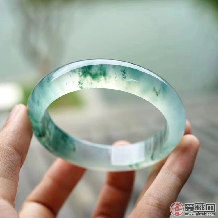真翡翠手镯价值高吗 