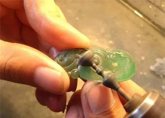 玉石的抛光是怎么回事？对价值有影响吗？  第2张