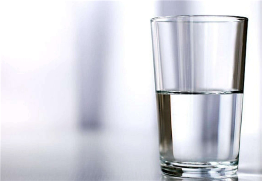 戴了几年的珠宝色泽暗淡无光，戴上去一点都不时尚，真想拿去洗洗！  第6张