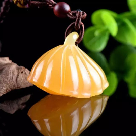 白色翡翠a货图片黄龙玉一字之差，价格天差地别！  第2张