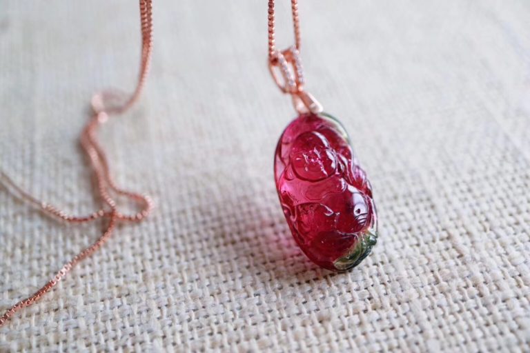 翡翠原石几年行情碧玺如果不消磁会怎样！  第2张