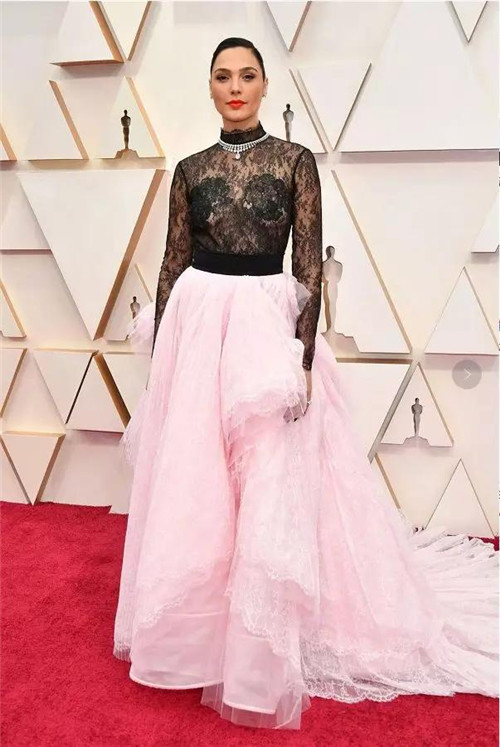 聚焦第92届奥斯卡红毯：谁的珠宝才是你心中的最TOP？  第6张