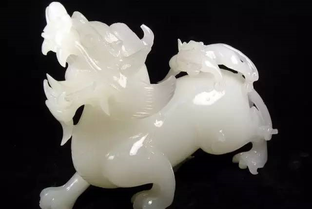 翡翠里面有棉絮好不好玉石摆件 玉石摆件应该摆放在哪里 