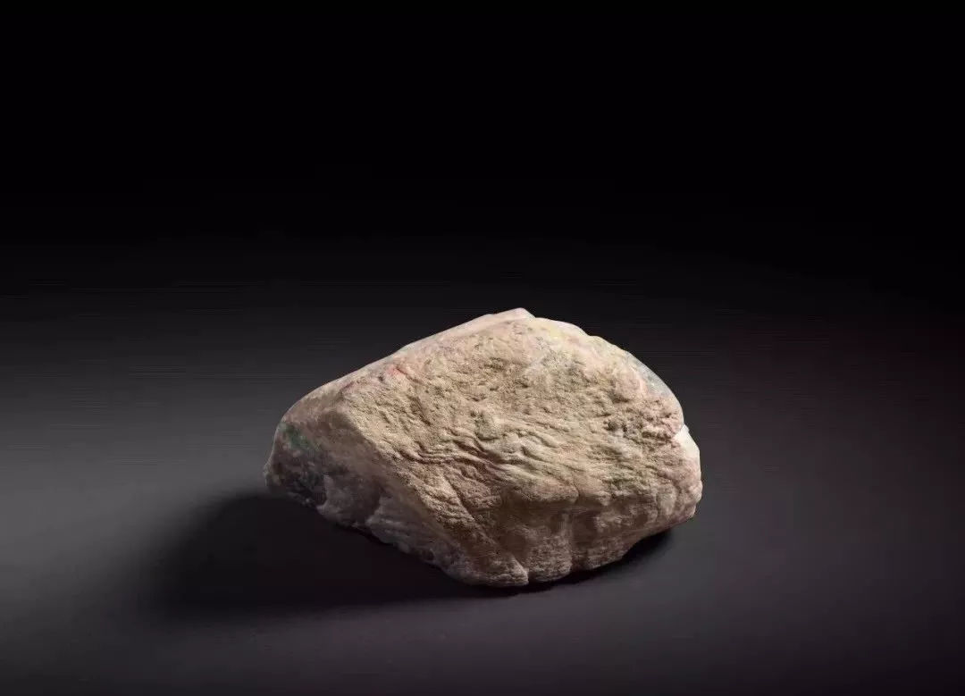 翡翠原石黑色石头天然奇石妙趣|熊猫宝宝、桃花运、高跟鞋子、花蝴蝶……藏在翡翠翡翠原石里的意外惊喜   第1张