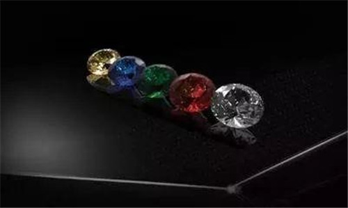 怎么到缅甸买翡翠原石缅甸翡翠与中国祖母绿优劣大pk！  第1张