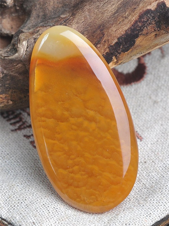 黄龙玉收藏投资三大原则你知道吗？  第1张