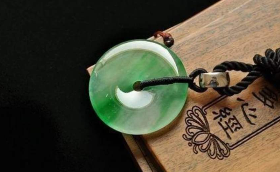 为何金丝种翡翠的使用价值那麼高？回答就在这里！(文图)   第3张