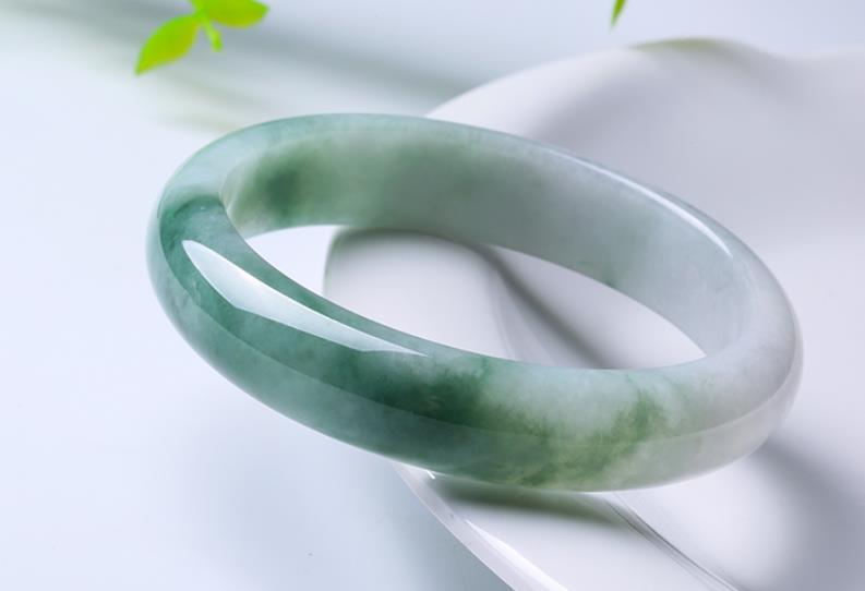 轻轻松松这几个常用招式教你辨别翡翠真假！   第3张