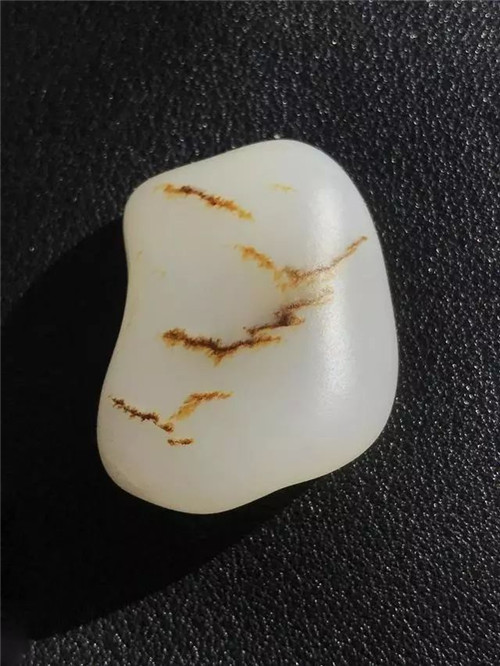 这些和田玉籽料当中的特色料，你了解吗？  第4张