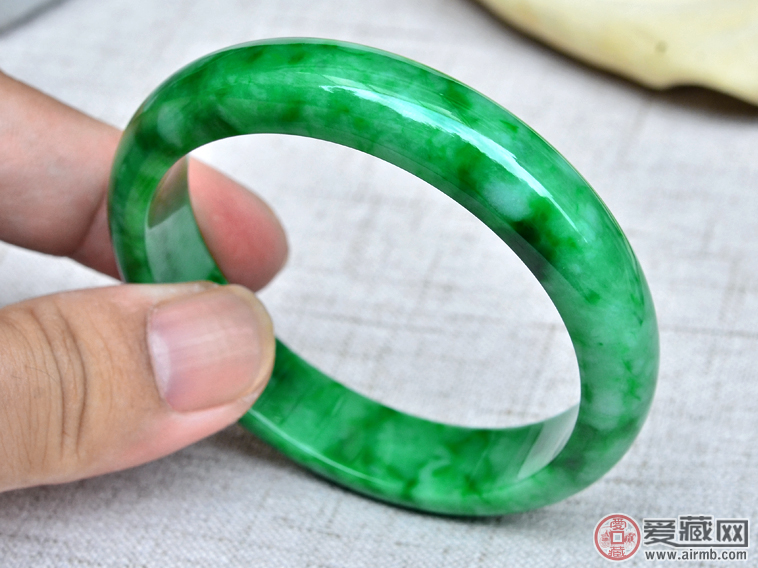 不是真翡翠如何看出来 