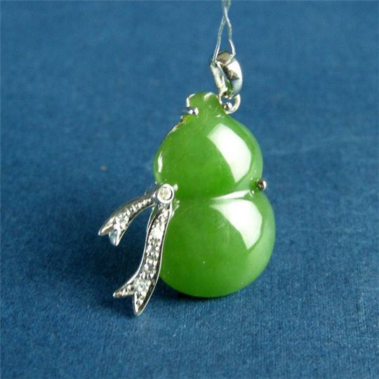 绿色的就是翡翠吗？国内还有哪些绿色玉石？  第4张