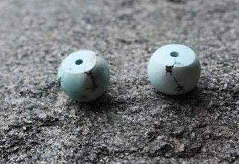 如果保养翡翠手镯绿松石黏手是怎么回事？  第1张