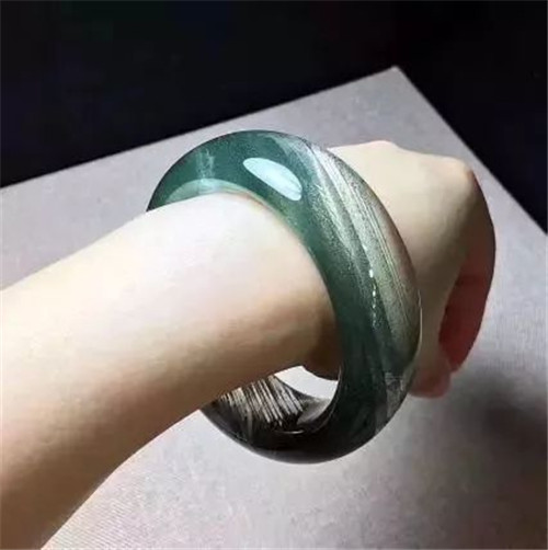 翡翠坠价格哪些玉石假货比较少，可以放心买？  第4张