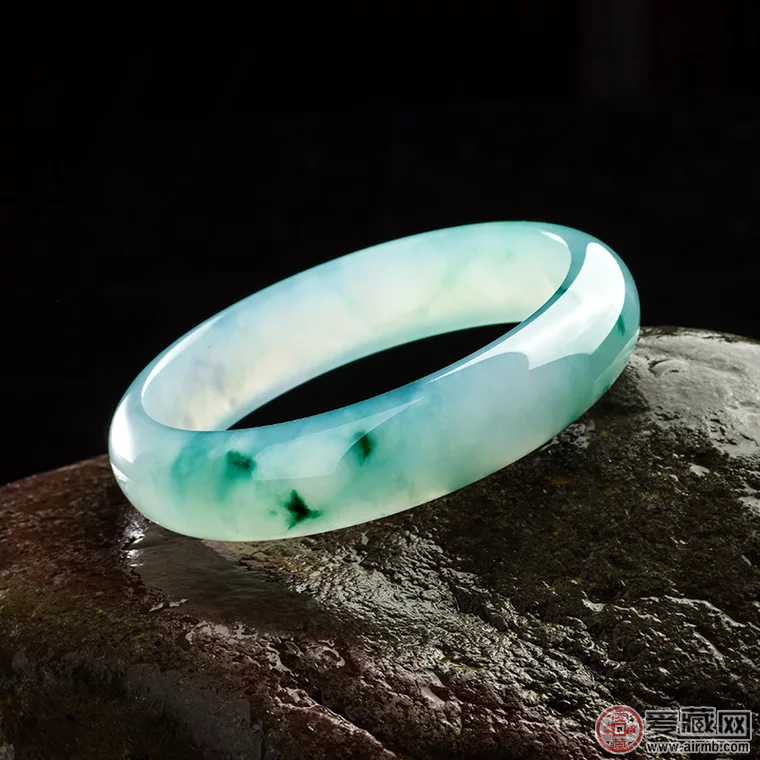 冰种翡翠跟冰糯种翡翠区别有哪些   第2张