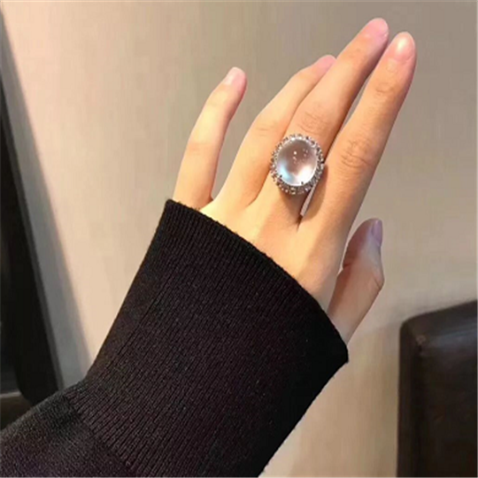 女人戴珠宝，讲究的是品味  第1张