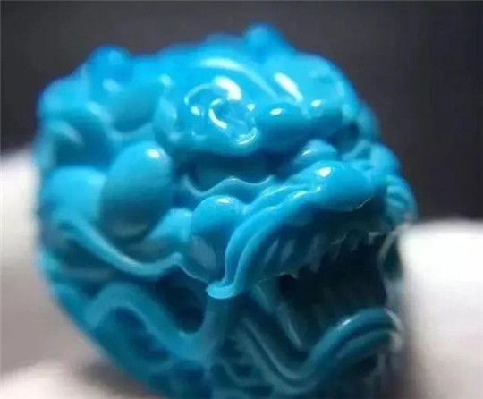 翡翠如何把玩盘一串就能陪伴你到老，这样的手串你有几串？  第7张