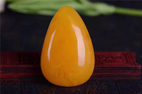 不可不知的几种辨别真假蜜蜡的方法！  第1张