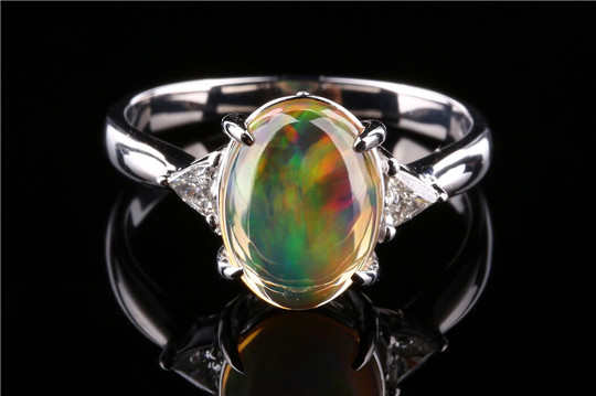 2017年缅甸翡翠欧泊石和蛋白石傻傻分不清？  第3张