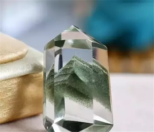 玉器和翡翠鉴别方法绿幽灵有哪几种？什么样的绿幽灵最好？  第1张