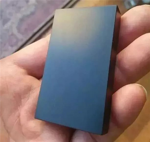 翡翠海豚图黑羊脂被某些人垄断禁采，为何？  第4张