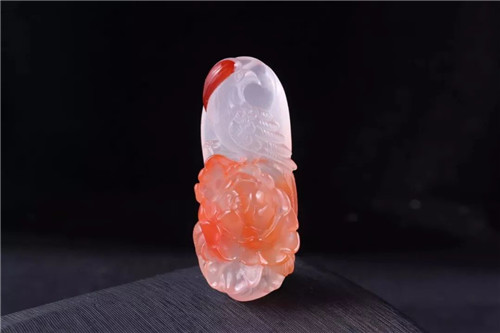 玉石戒指女 天然翡翠影响南红玛瑙价格的三个决定因素？  第3张