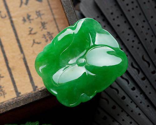 翡翠种水手镯发灰翡翠圈中的规定你清楚吗？不明白就需要学一学！   第1张