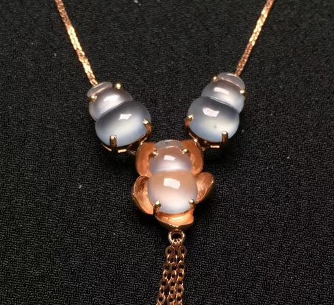 老翡翠就一定比新翡翠价格低？  第1张