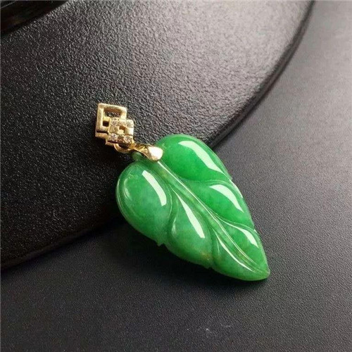 怎么到缅甸买翡翠原石缅甸翡翠与中国祖母绿优劣大pk！  第2张