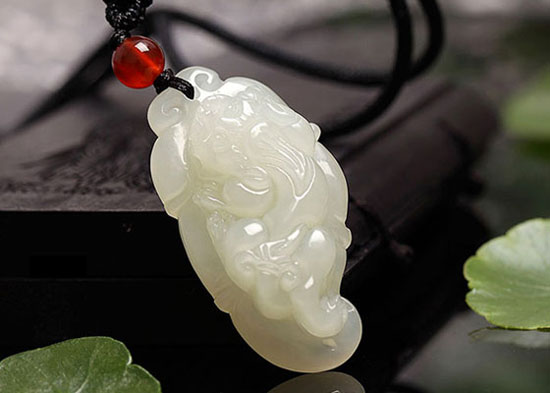 貔貅翡翠吊坠图片貔貅怎么开光 购买后自己可以为貔貅开光吗   第2张