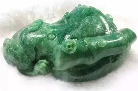 翡翠鉴定的多少钱这些绿色玉石常常被用来冒充翡翠，你见过吗？  第3张