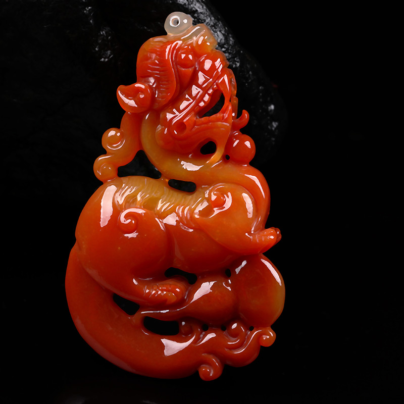 翡翠雕刻站观音玉器挂件用什么绳会比较好？有哪些需要注意的地方   第2张