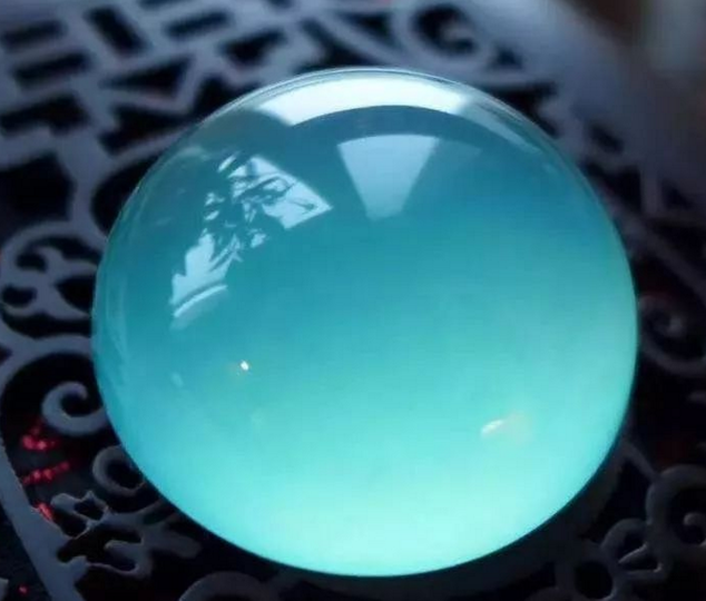 蓝水翡翠的价值如何？  第2张