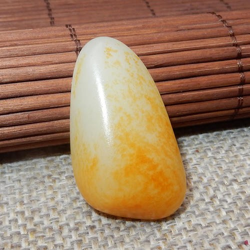 玉石原石什么样 如何鉴别真伪 