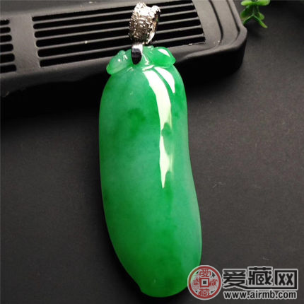 翡翠手镯多少价格的好冰种翡翠福瓜的详细寓意 