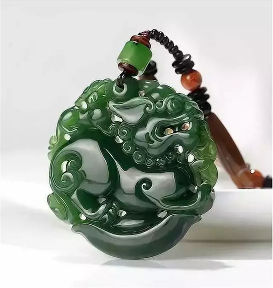 人体的汗液会腐蚀玉石？真的假的？  第2张