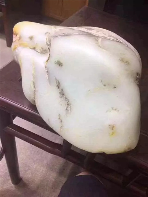 上海买翡翠玉石和田白玉失败的案例，你遇到过吗？  第1张