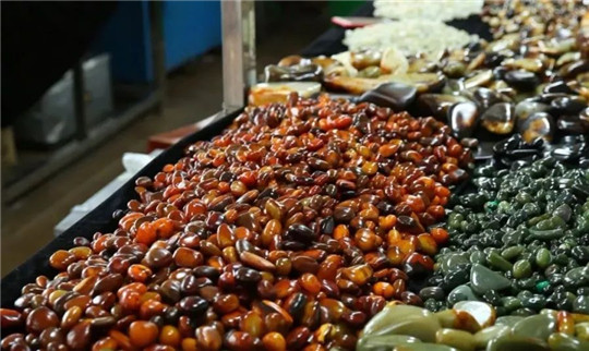 翡翠a货挂件多少钱曾经玉石圈的韩料，消失了？  第2张