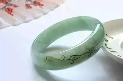 翡翠干货知识一一翡翠镯子被摔碎了该怎么办？   第3张