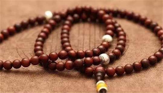 黄翡翠戒指的价格珠宝黑、裂、暗淡？怎么办？  第10张