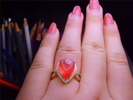 这几种最牛的玉石，哪天天上掉馅饼捡到一块，可千万别当普通石头扔了  第9张