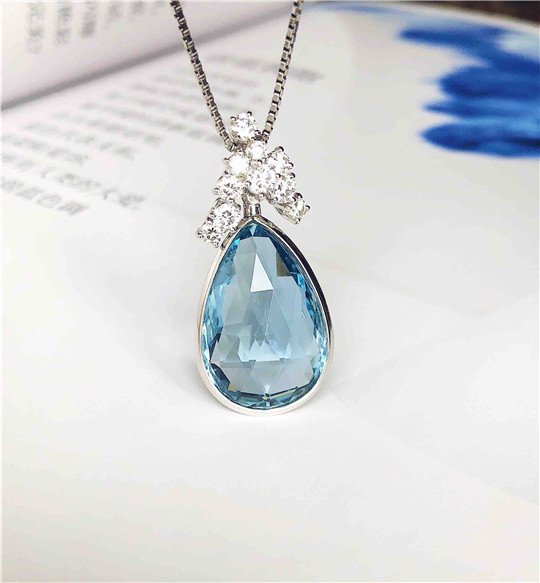 翡翠手镯过敏海蓝宝石一克拉多少钱？价值从哪里判断？  第3张