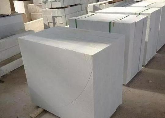 冰种飘兰花翡翠手镯为什么四川汉白玉的价格会比较贵？  第2张