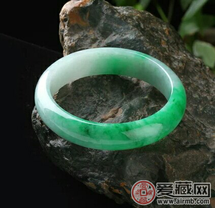 翡翠手镯鉴别方法 