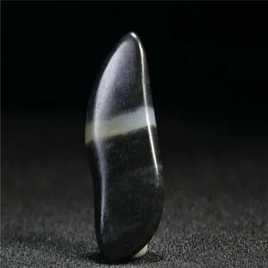 翡翠原石种粗玉石里的“一线天”你了解多少？  第3张