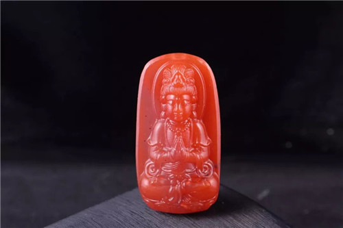 玉石戒指女 天然翡翠影响南红玛瑙价格的三个决定因素？  第5张