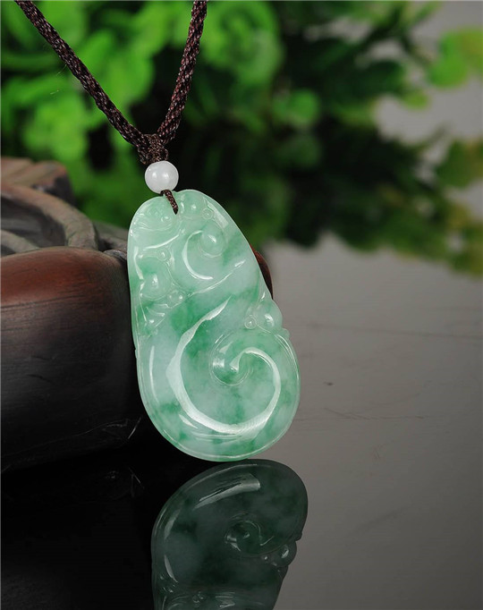 淘宝上买翡翠玉不是随便带的！佩戴玉石有哪些讲究？  第1张