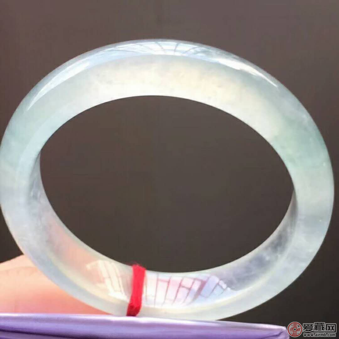 关于玻璃种翡翠的鉴别方法 